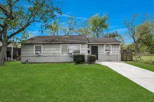 5018 Northridge Dr, Houston, TX 77033 - Photo 39