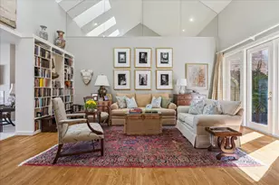 10 S Briar Hollow Ln, Houston, TX 77027 - Photo 9