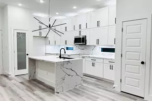 610 E 41st St, Houston, TX 77022 - Photo 9