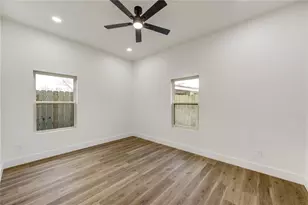 9727 Stedman St, Houston, TX 77029 - Photo 15