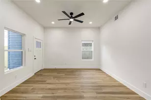 9727 Stedman St, Houston, TX 77029 - Photo 3