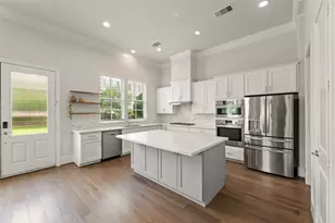 9651 Kings Cross Station, Houston, TX 77045 - Photo 3