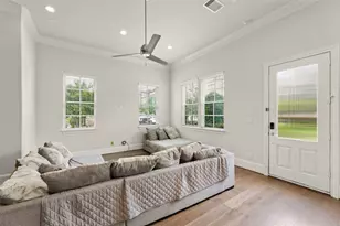 9651 Kings Cross Station, Houston, TX 77045 - Photo 5