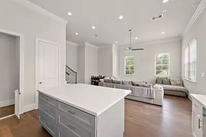 9651 Kings Cross Station, Houston, TX 77045 - Photo 7