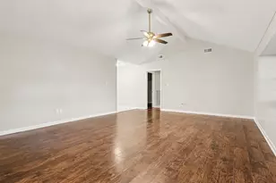 16107 Barcelona Dr, Friendswood, TX 77546 - Photo 9