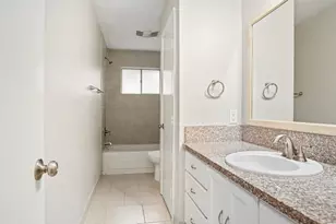 16107 Barcelona Dr, Friendswood, TX 77546 - Photo 11