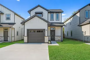 410 W Marlin St, Willis, TX 77378 - Photo 1