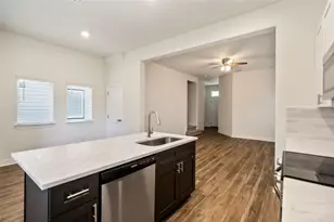 410 W Marlin St, Willis, TX 77378 - Photo 9