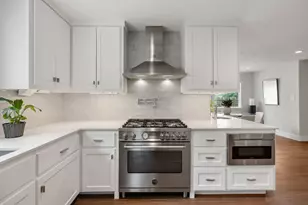 842 W Forest Dr, Houston, TX 77079 - Photo 13