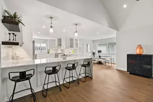 842 W Forest Dr, Houston, TX 77079 - Photo 11