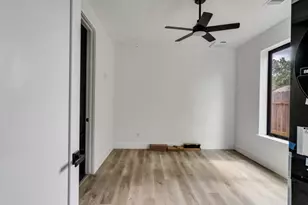 2805 Delano St, Houston, TX 77004 - Photo 9