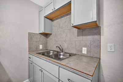 4203 Polk Street #B, Houston, TX 77023 - Photo 15