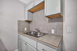 4203 Polk St, Houston, TX 77023 - Photo 15