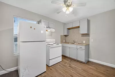 4203 Polk Street #B, Houston, TX 77023 - Photo 13