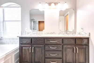20827 Whitevine Way, Katy, TX 77450 - Photo 9