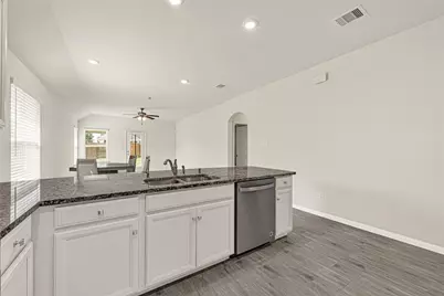 2006 Shim Ball Way, Pearland, TX 77089 - Photo 9
