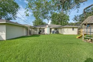 935 Chatwood Dr, Beaumont, TX 77706 - Photo 35