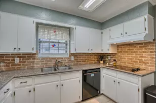 935 Chatwood Dr, Beaumont, TX 77706 - Photo 13