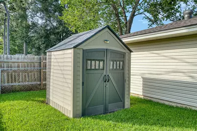 935 Chatwood Drive, Beaumont, TX 77706 - Photo 37