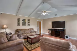 935 Chatwood Dr, Beaumont, TX 77706 - Photo 17