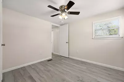 2222 N Austin Avenue #2, Pearland, TX 77581 - Photo 17