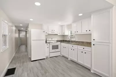 2222 N Austin Avenue #2, Pearland, TX 77581 - Photo 9