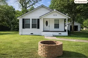 122 W Pecan Ln, Clute, TX 77531 - Photo 1
