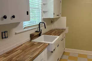 1025 Beverly St, Houston, TX 77008 - Photo 9