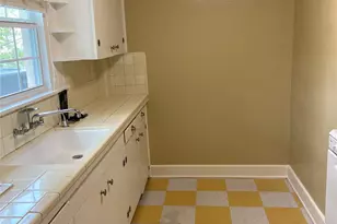 1025 Beverly St, Houston, TX 77008 - Photo 9