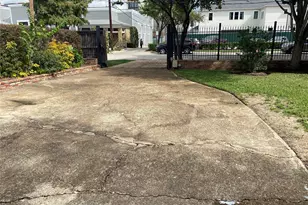 1025 Beverly St, Houston, TX 77008 - Photo 13