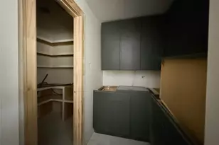 10519 Brinwood Dr, Houston, TX 77043 - Photo 13