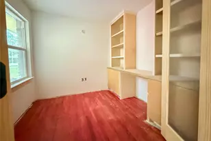 10519 Brinwood Dr, Houston, TX 77043 - Photo 9