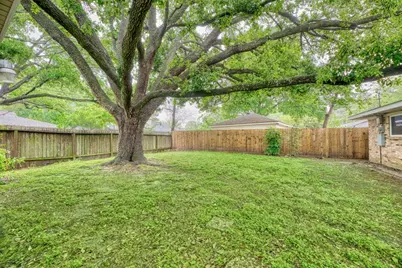 5722 Cheltenham Drive, Houston, TX 77096 - Photo 23