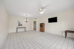 2475 Underwood St, Houston, TX 77030 - Photo 3
