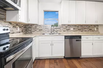 5734 Arthington Street, Houston, TX 77053 - Photo 13