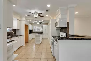 5623 Winding Way Dr, Houston, TX 77091 - Photo 13
