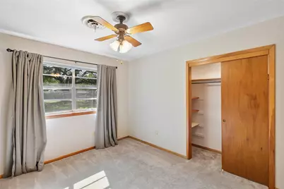 1203 Kansas Avenue S, Anahuac, TX 77514 - Photo 21