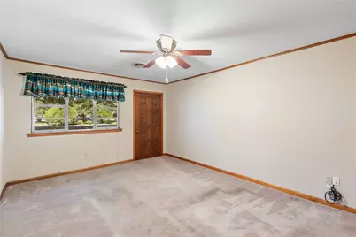 1203 Kansas Avenue S, Anahuac, TX 77514 - Photo 13