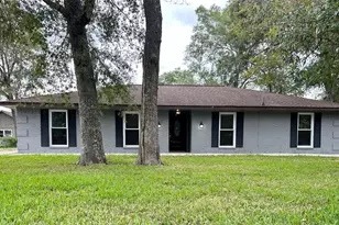 228 Oak Manor Dr, Alvin, TX 77511 - Photo 1