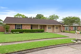 1922 Crooked Creek Ln, Pearland, TX 77581 - Photo 3