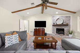 1922 Crooked Creek Ln, Pearland, TX 77581 - Photo 7
