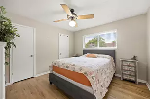1922 Crooked Creek Ln, Pearland, TX 77581 - Photo 17
