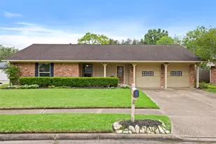1922 Crooked Creek Ln, Pearland, TX 77581 - Photo 1