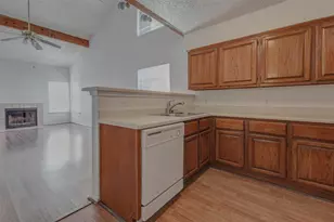 200 Pecan Dr, League City, TX 77573 - Photo 19