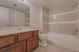 200 Pecan Dr, League City, TX 77573 - Photo 11