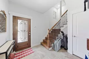 214 W 28th St, Houston, TX 77008 - Photo 3