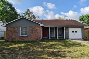 5622 Elmlawn Dr, Houston, TX 77033 - Photo 1