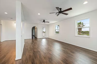 8902 Teichman Road, Galveston, TX 77554 - Photo 15