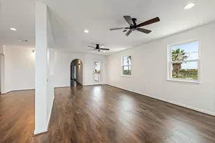 8902 Teichman Rd, Galveston, TX 77554 - Photo 15