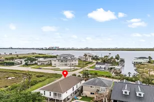8902 Teichman Rd, Galveston, TX 77554 - Photo 5